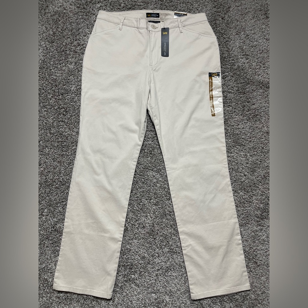 Lee Effortless Wash & Wear Relaxed Fit Straight Leg Parchment Pant 14M